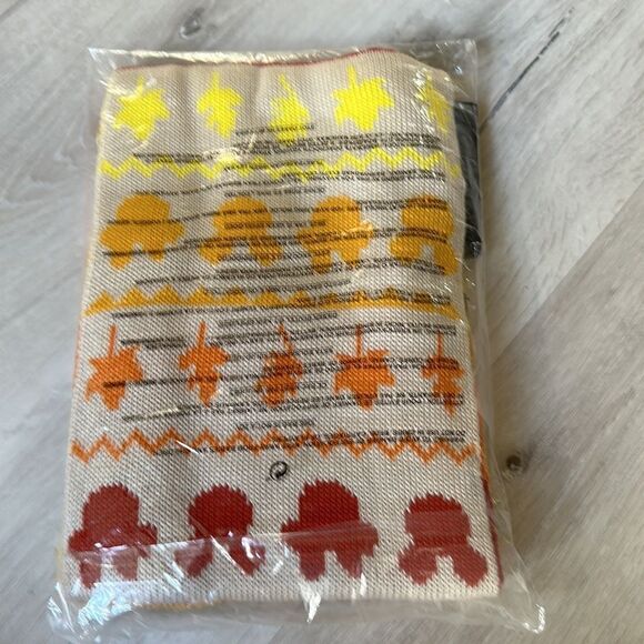 DISNEY Exclusive Disney Fall Mickey and Minnie Mouse Fair Isle Scarfw/pocket nwt - Picture 8 of 8